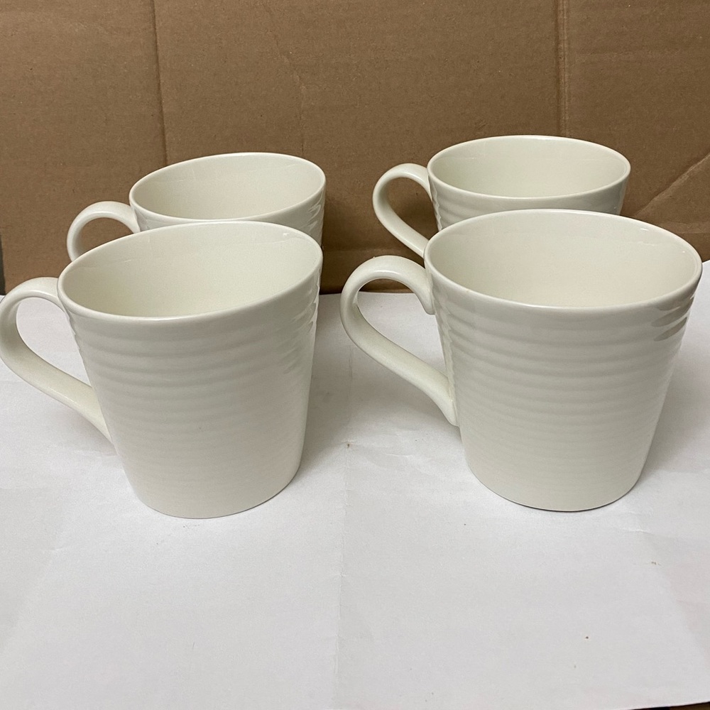 ROYAL DOULTON GORDON RAMSAY EVERYDAY SET OF 4 CUPS MUGS COFFEE TEA WITHE DOVE